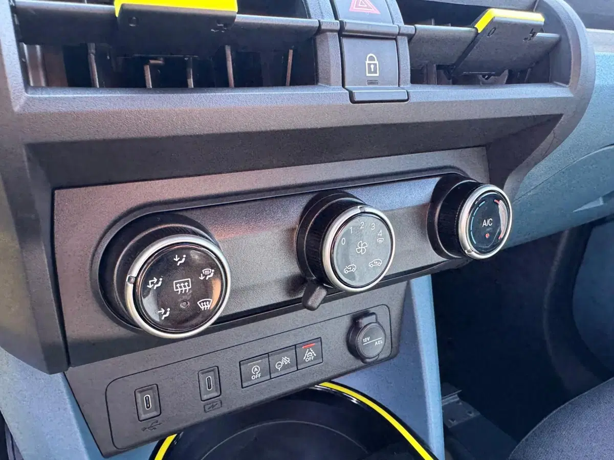Fiat Grande Panda nuova a Salerno (18)