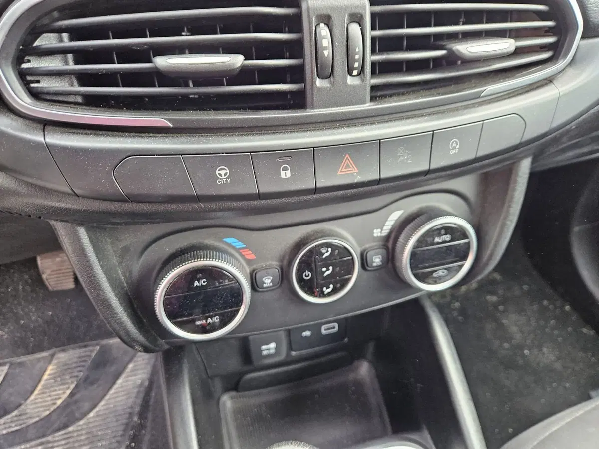 Fiat Tipo Station Wagon usata a Salerno (14)