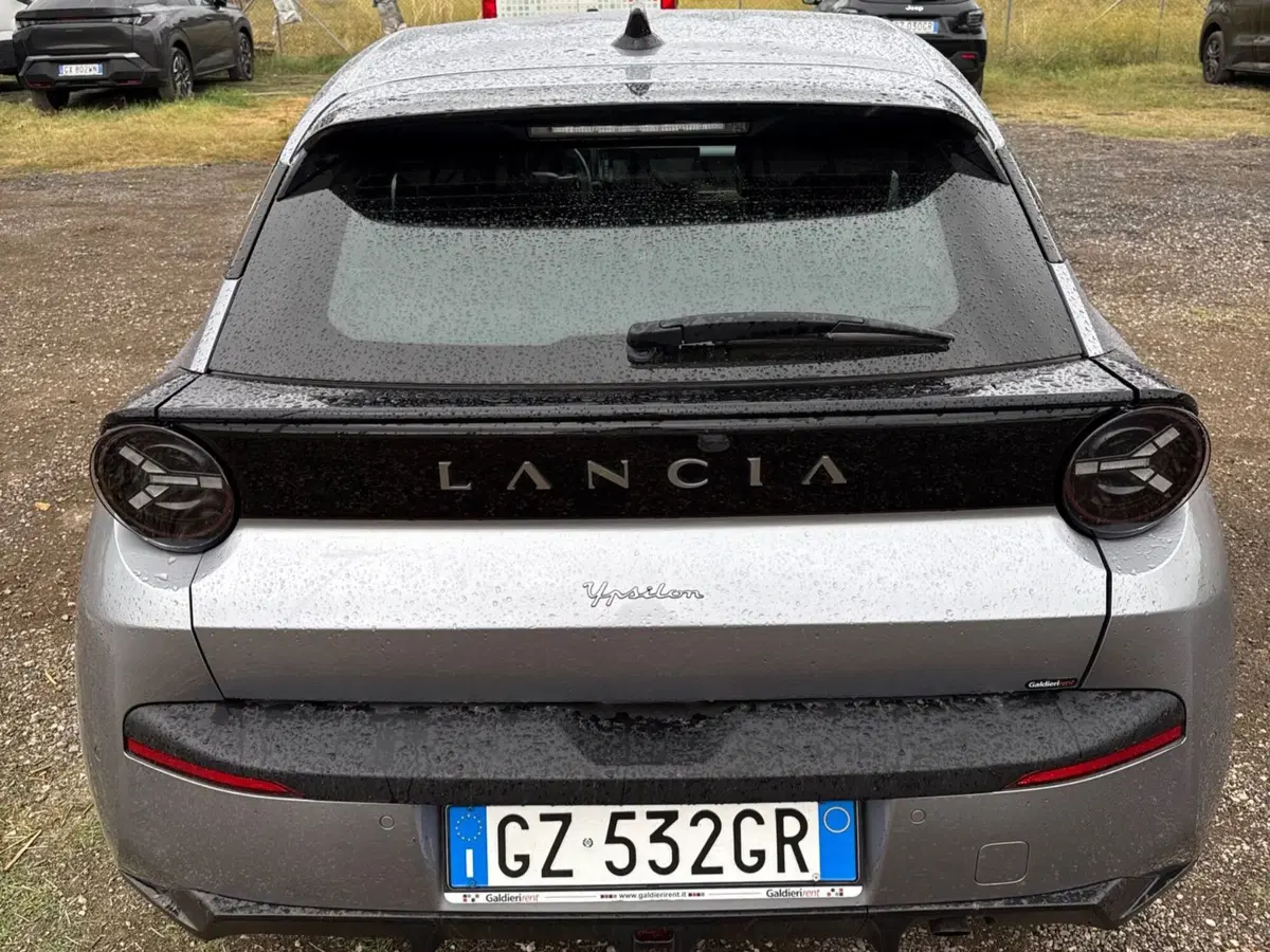 Lancia Ypsilon usata a Salerno (14)