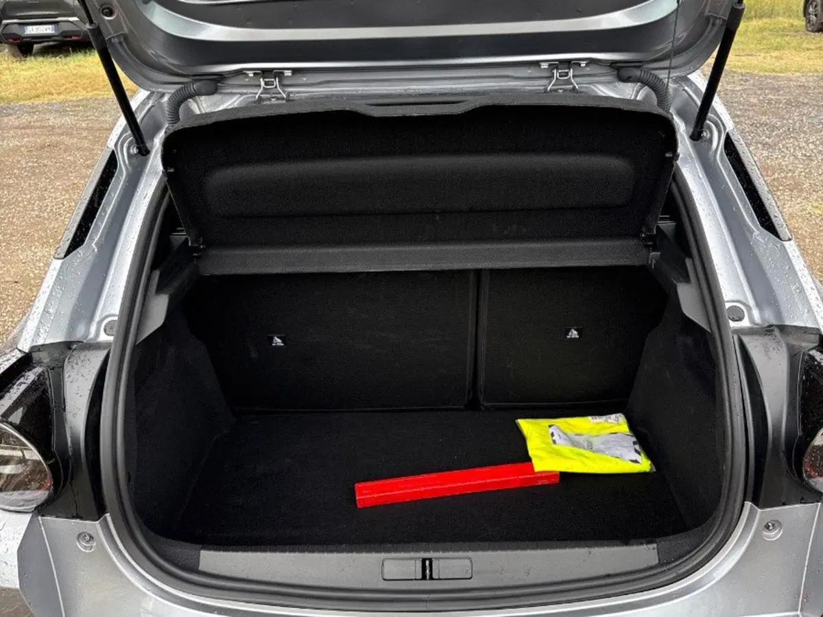 Lancia Ypsilon usata a Salerno (15)