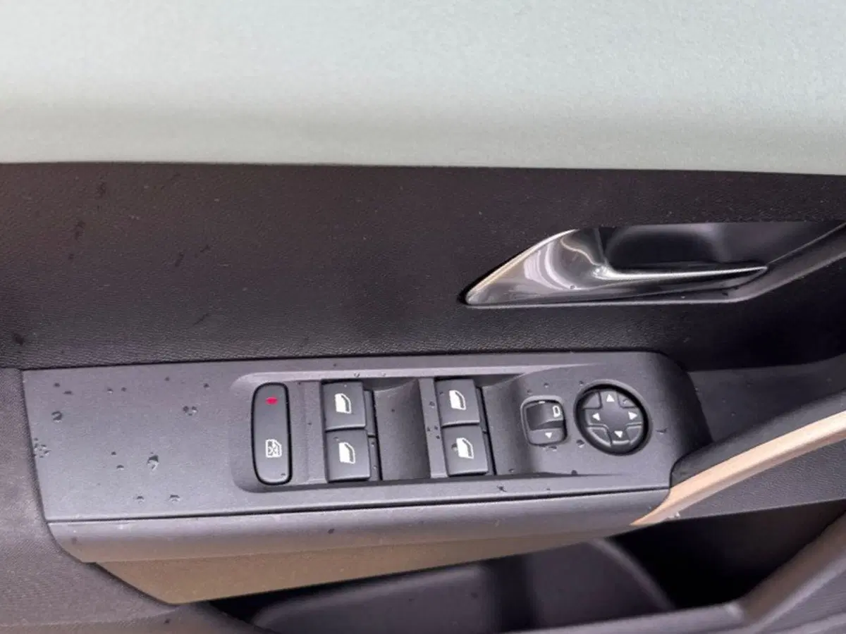 Lancia Ypsilon usata a Salerno (19)