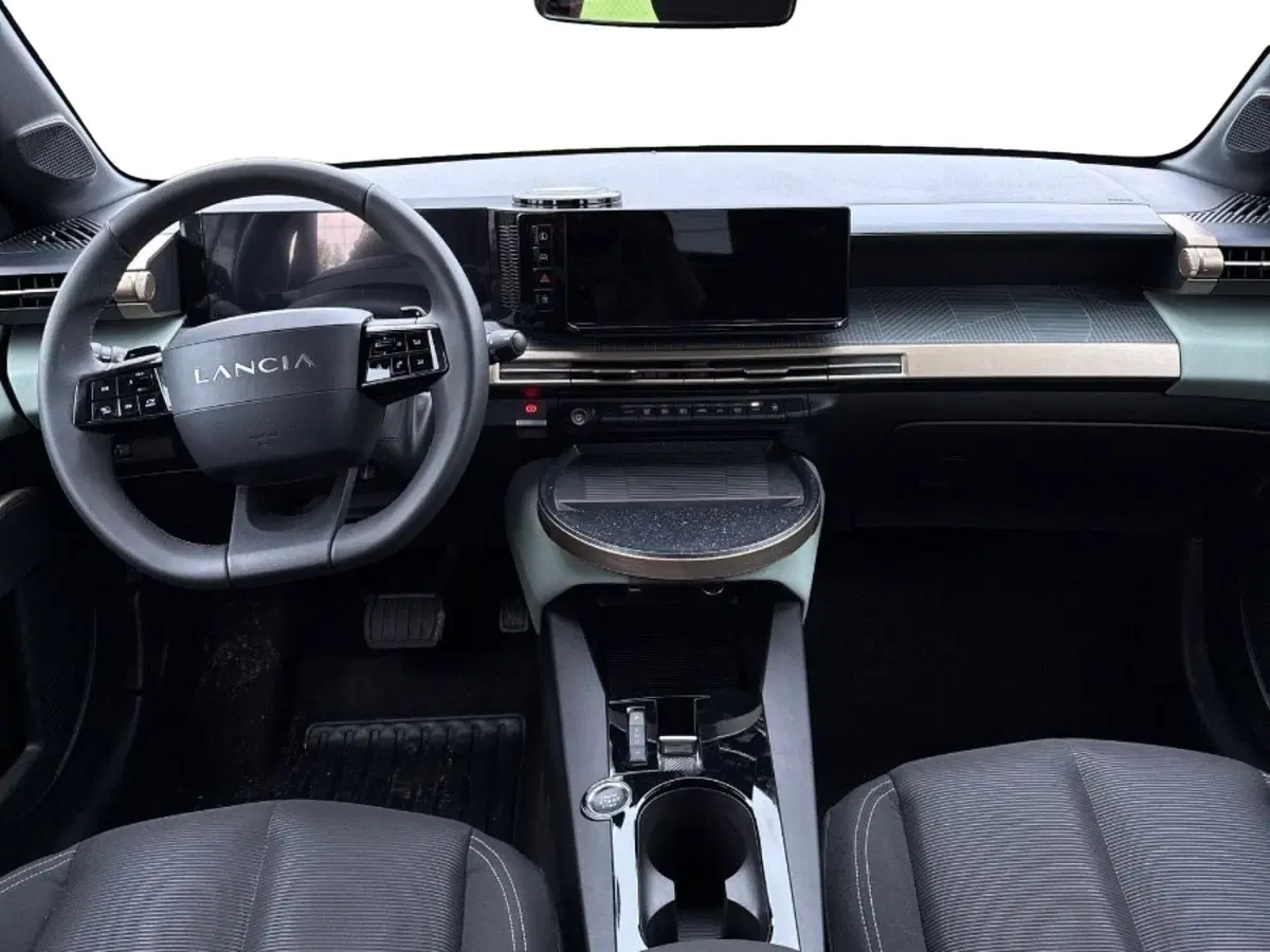 Lancia Ypsilon usata a Salerno (5)