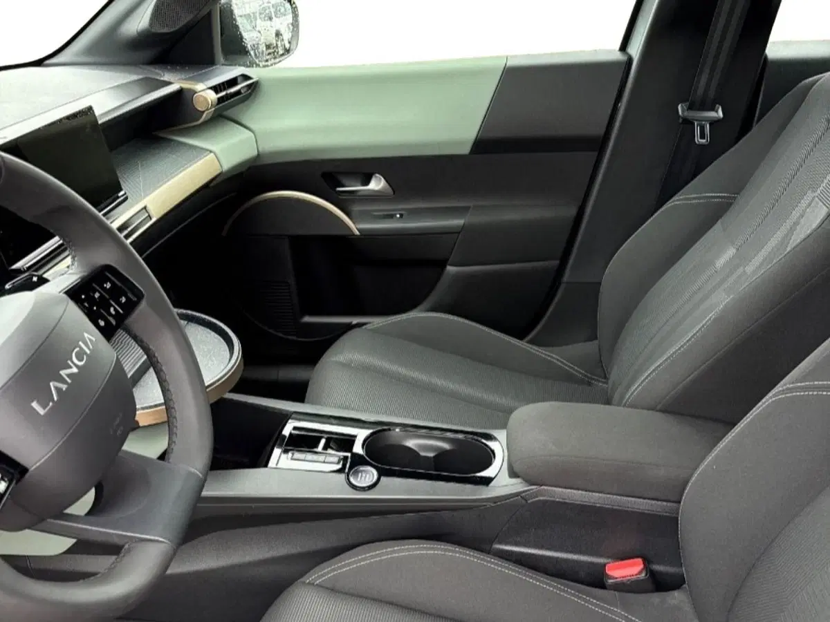 Lancia Ypsilon usata a Salerno (6)