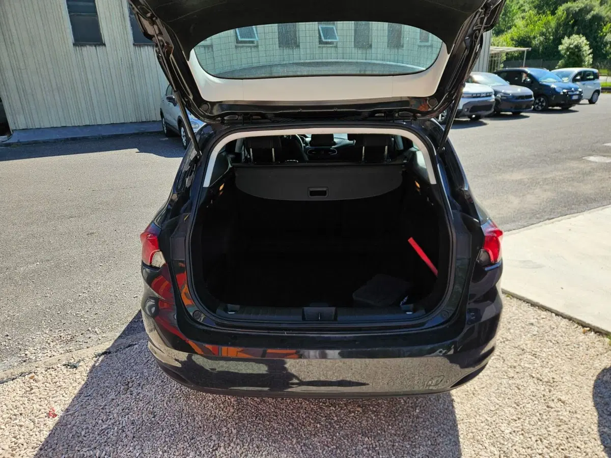 Fiat Tipo Station Wagon usata a Salerno (11)