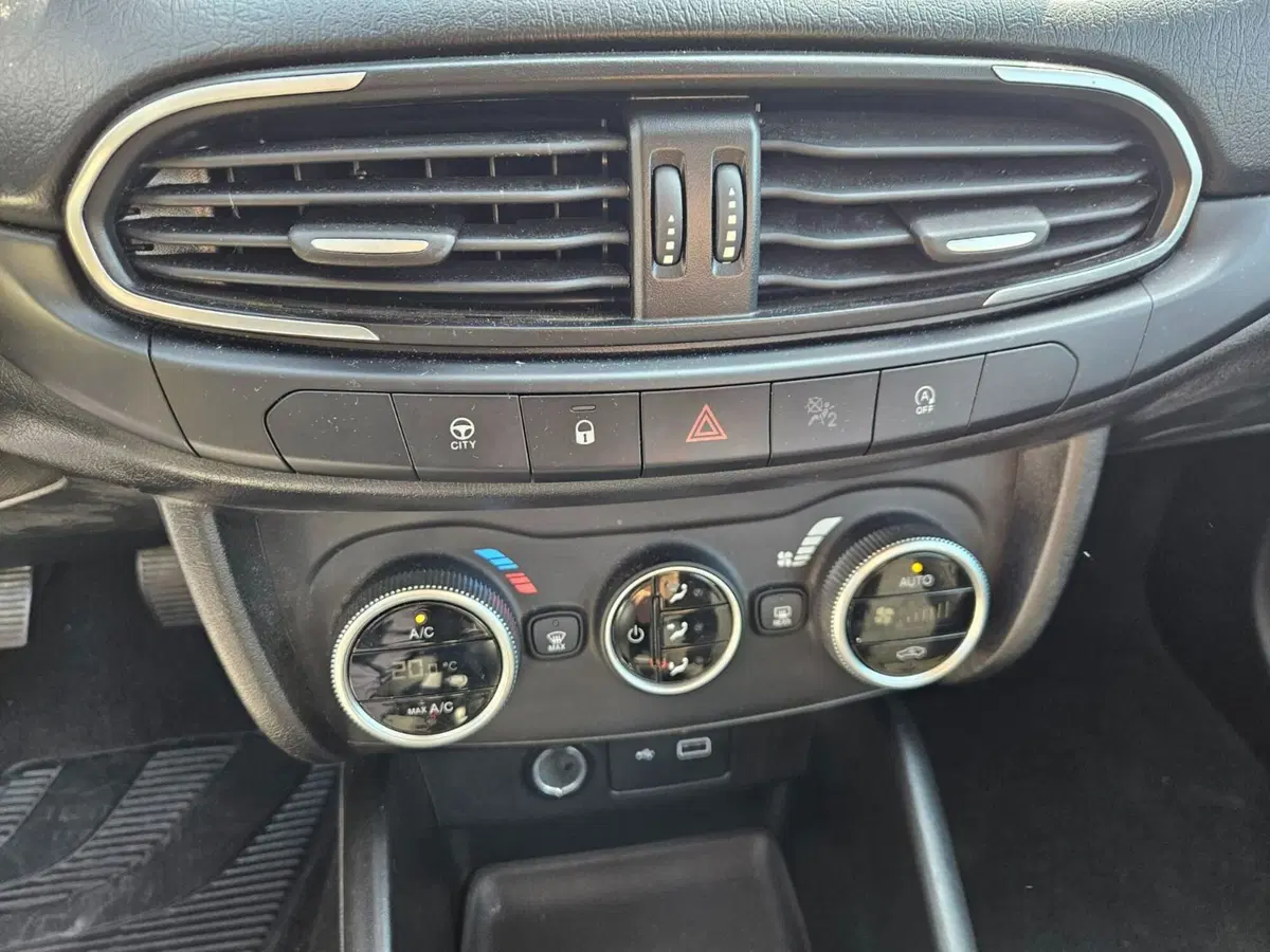 Fiat Tipo Station Wagon usata a Salerno (17)