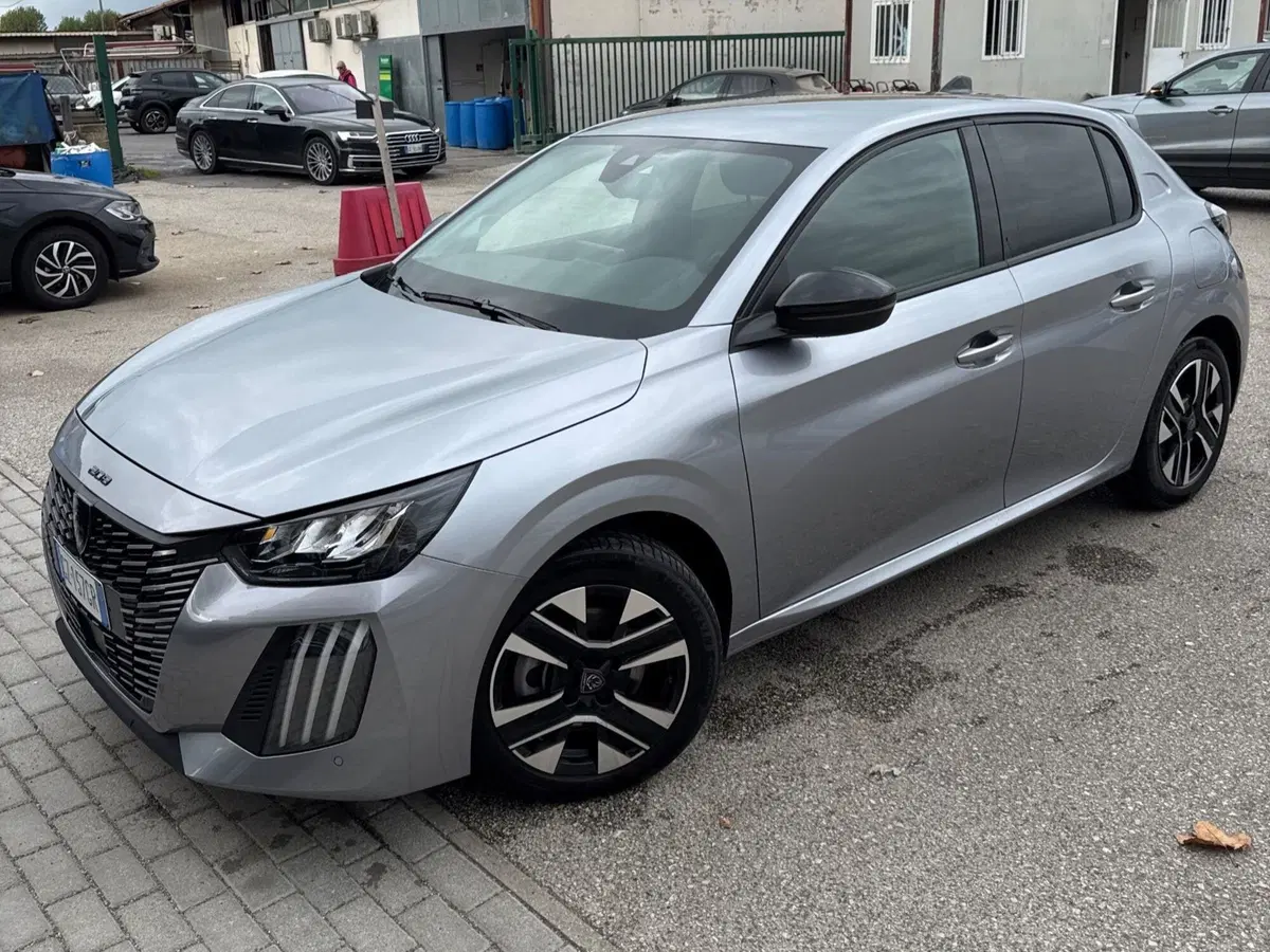 Peugeot 208 usata a Salerno