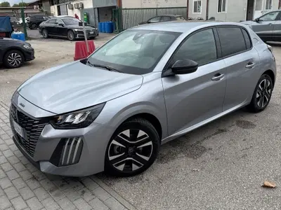 Peugeot 208 PureTech 100 Stop&amp;Start 5 porte Allure del 2025 usata a Fisciano