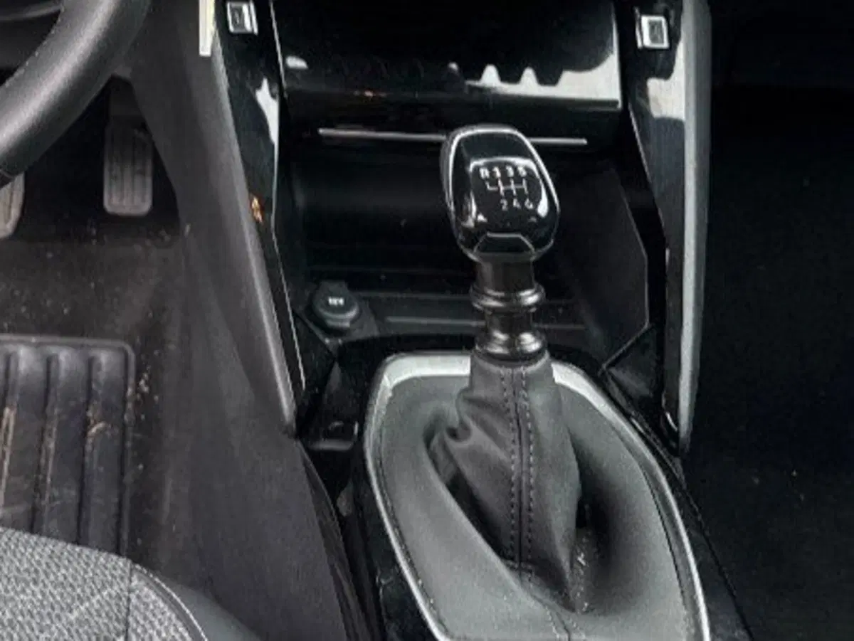 Peugeot 208 usata a Salerno (19)