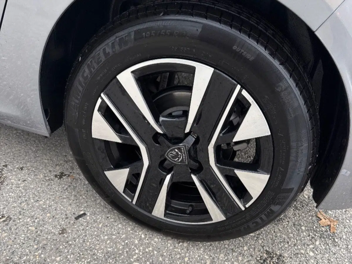 Peugeot 208 usata a Salerno (20)