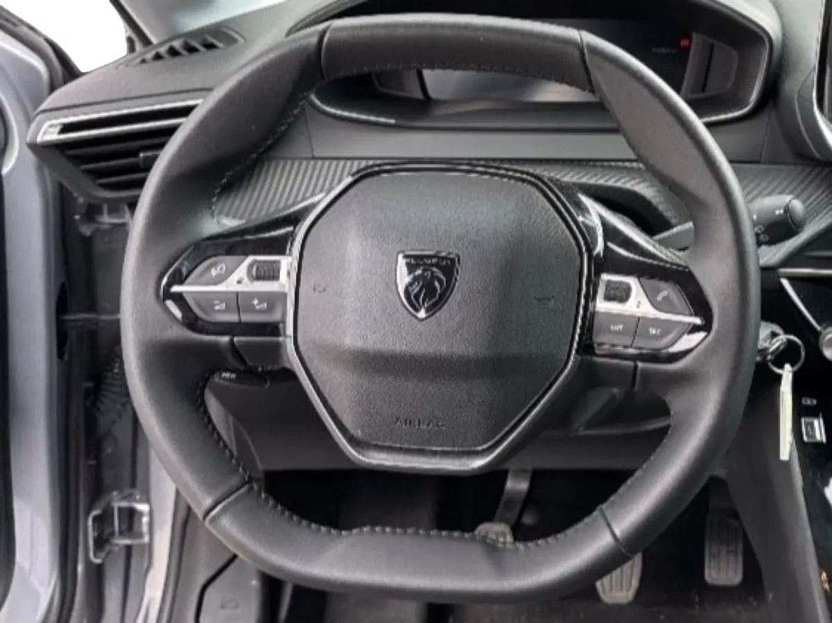 Peugeot 208 usata a Salerno (8)