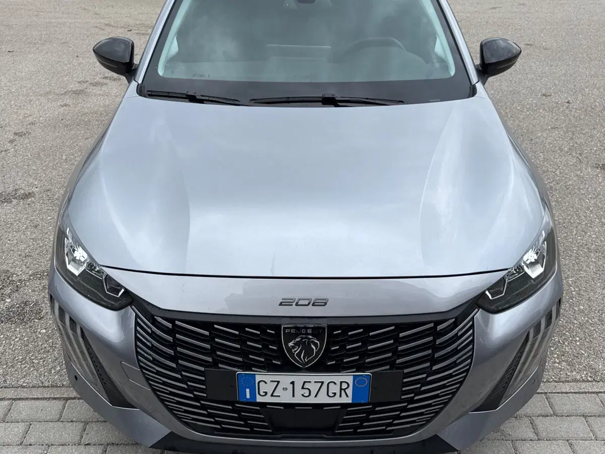 Peugeot 208 usata a Salerno (9)