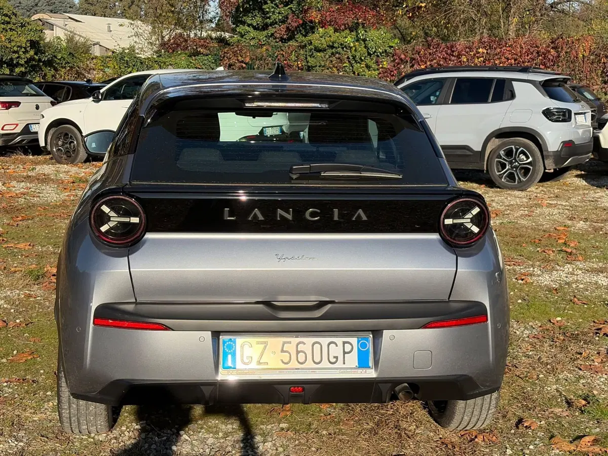 Lancia Ypsilon usata a Salerno (14)