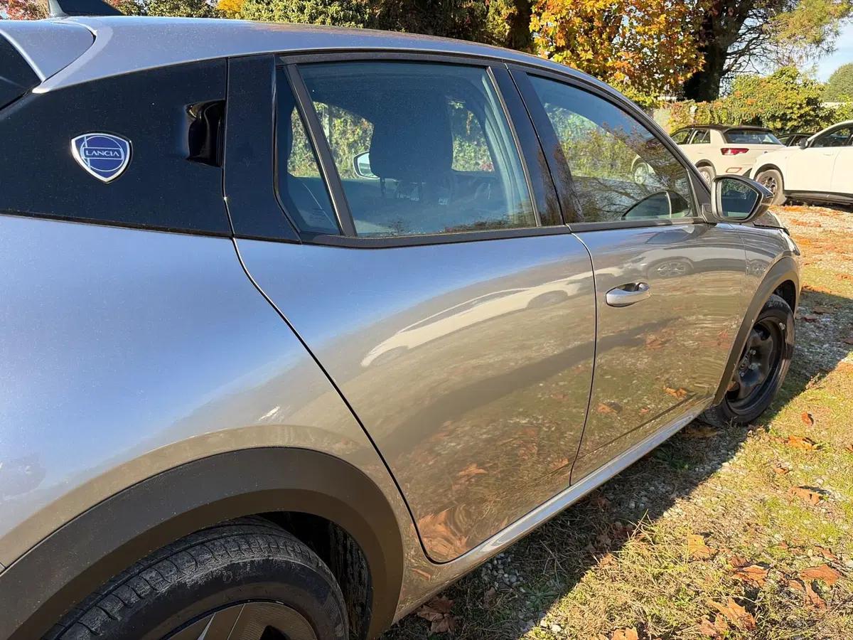 Lancia Ypsilon usata a Salerno (16)