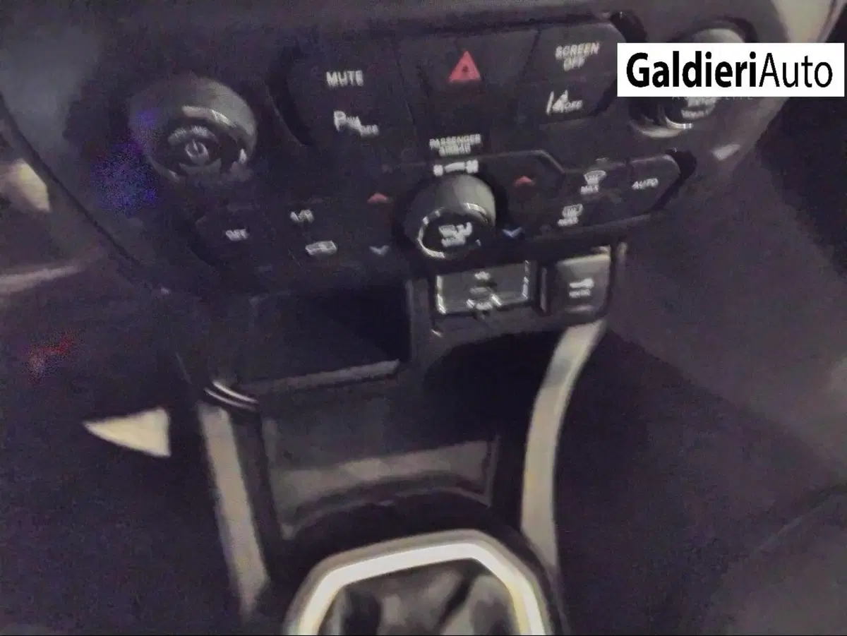 Jeep Renegade usata a Salerno (16)