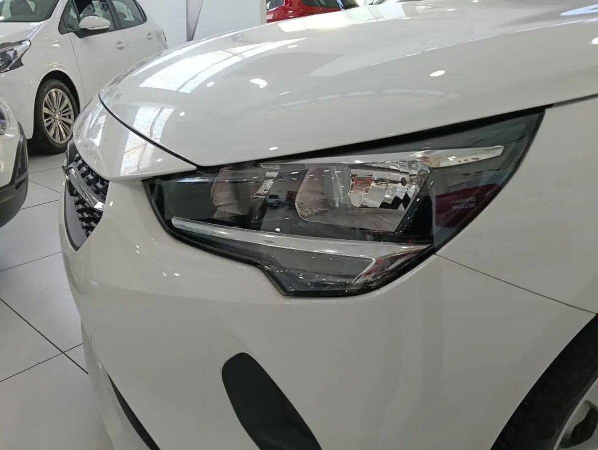 Opel Corsa nuova a Salerno (3)