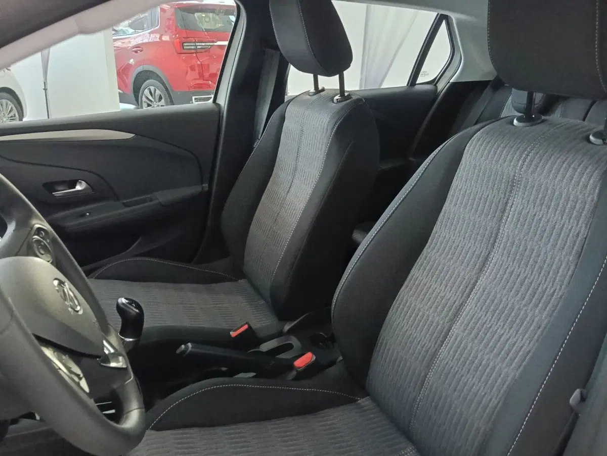 Opel Corsa nuova a Salerno (6)