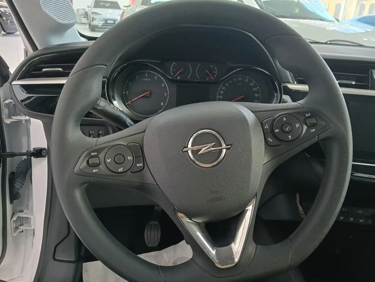 Opel Corsa nuova a Salerno (7)