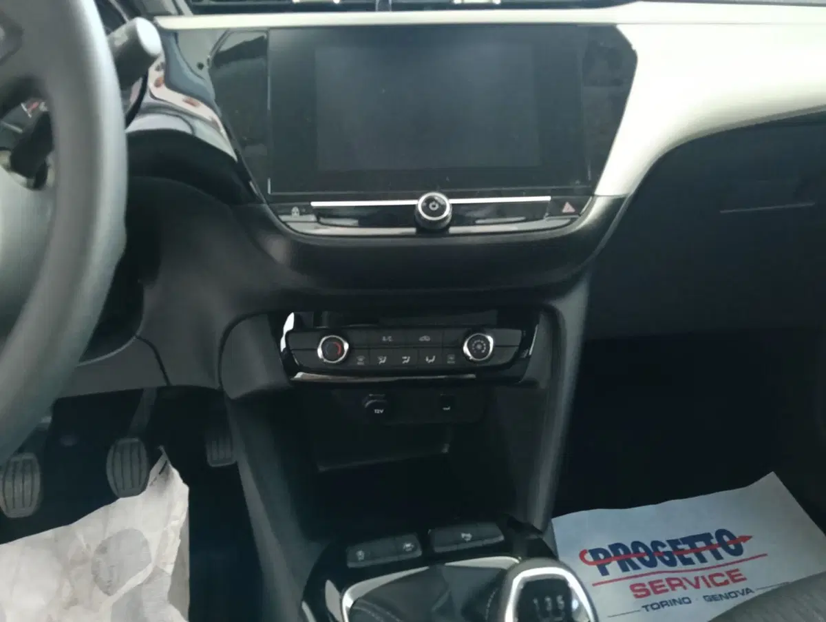 Opel Corsa nuova a Salerno (8)