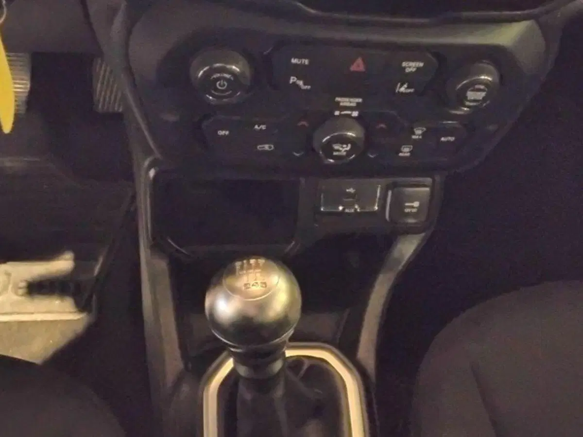 Jeep Renegade usata a Salerno (19)