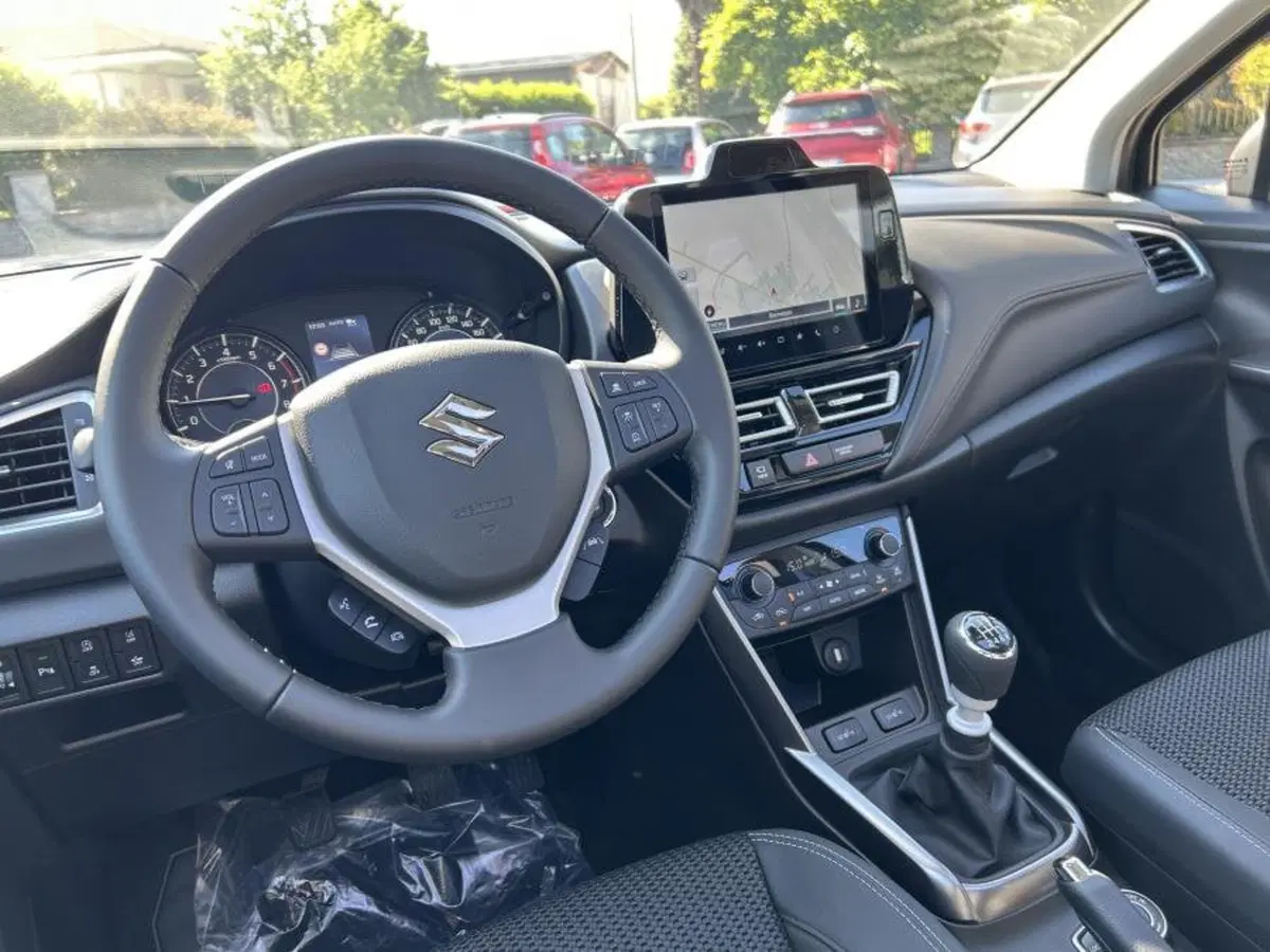 Suzuki S-Cross nuova a Cuneo (12)
