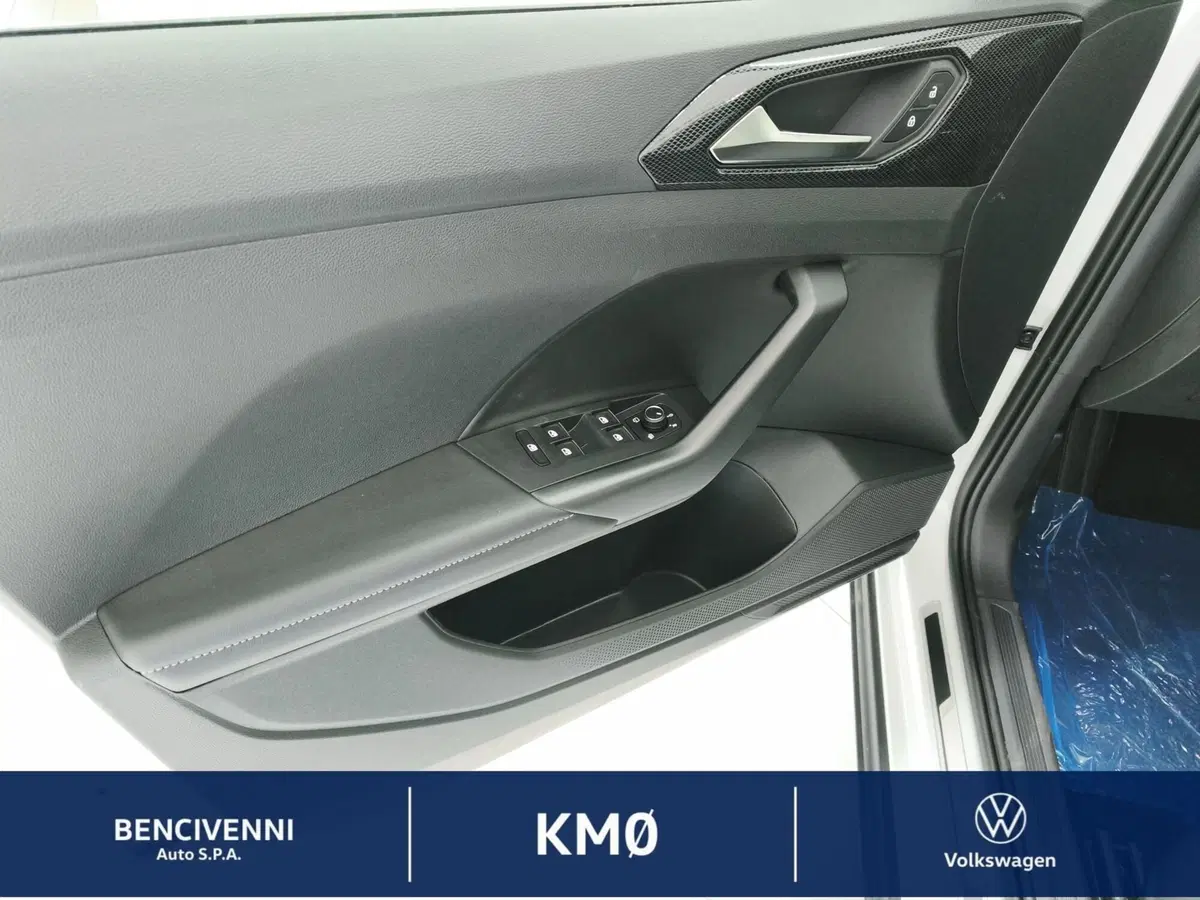 Volkswagen T-Cross nuova a Catanzaro (16)