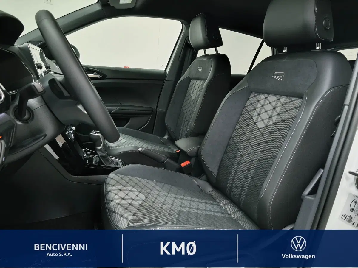 Volkswagen T-Cross nuova a Catanzaro (17)