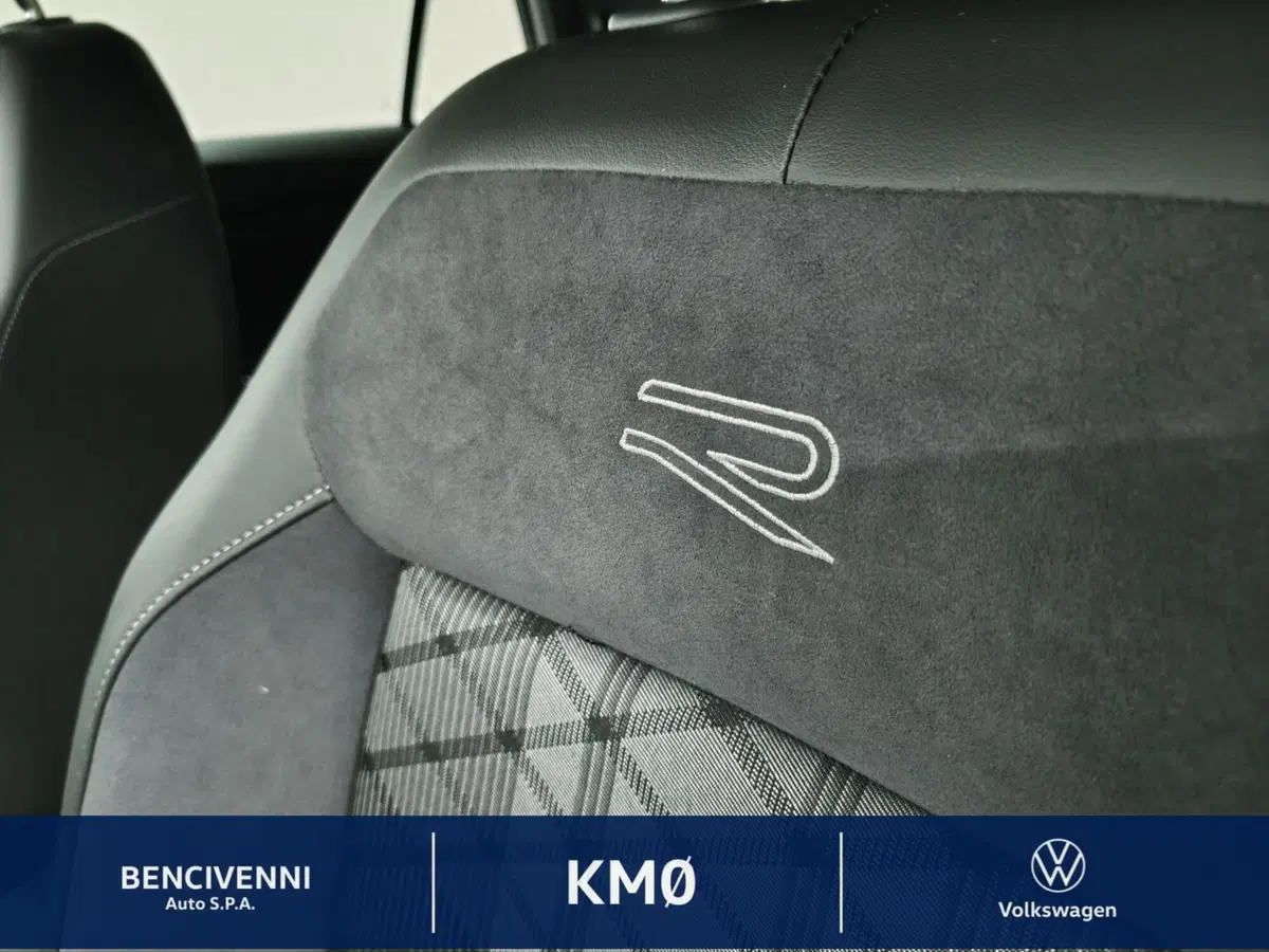 Volkswagen T-Cross nuova a Catanzaro (19)