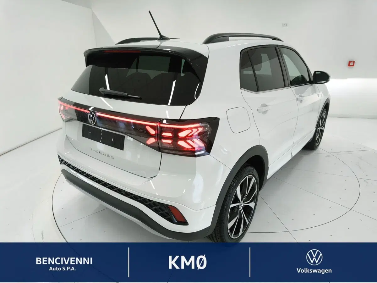 Volkswagen T-Cross nuova a Catanzaro (8)