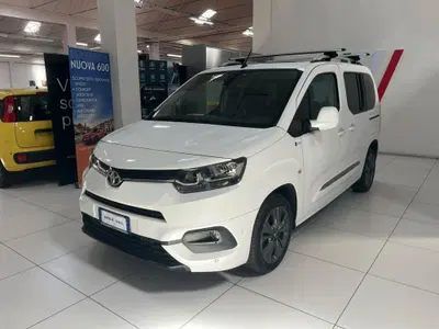 Toyota Proace City Verso City Verso 1.5D 130cv S&amp;S mt6 L1 D Luxury del 2021 usata a Altopascio