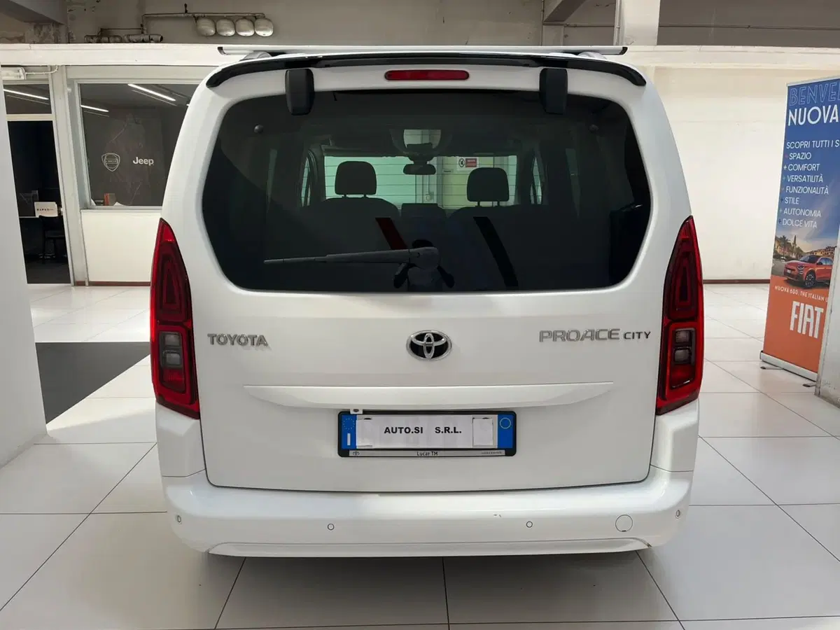Toyota Proace City Verso usata a Lucca (6)