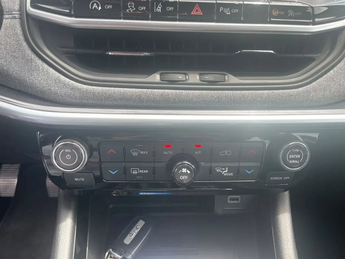 Jeep Compass usata a Lucca (13)