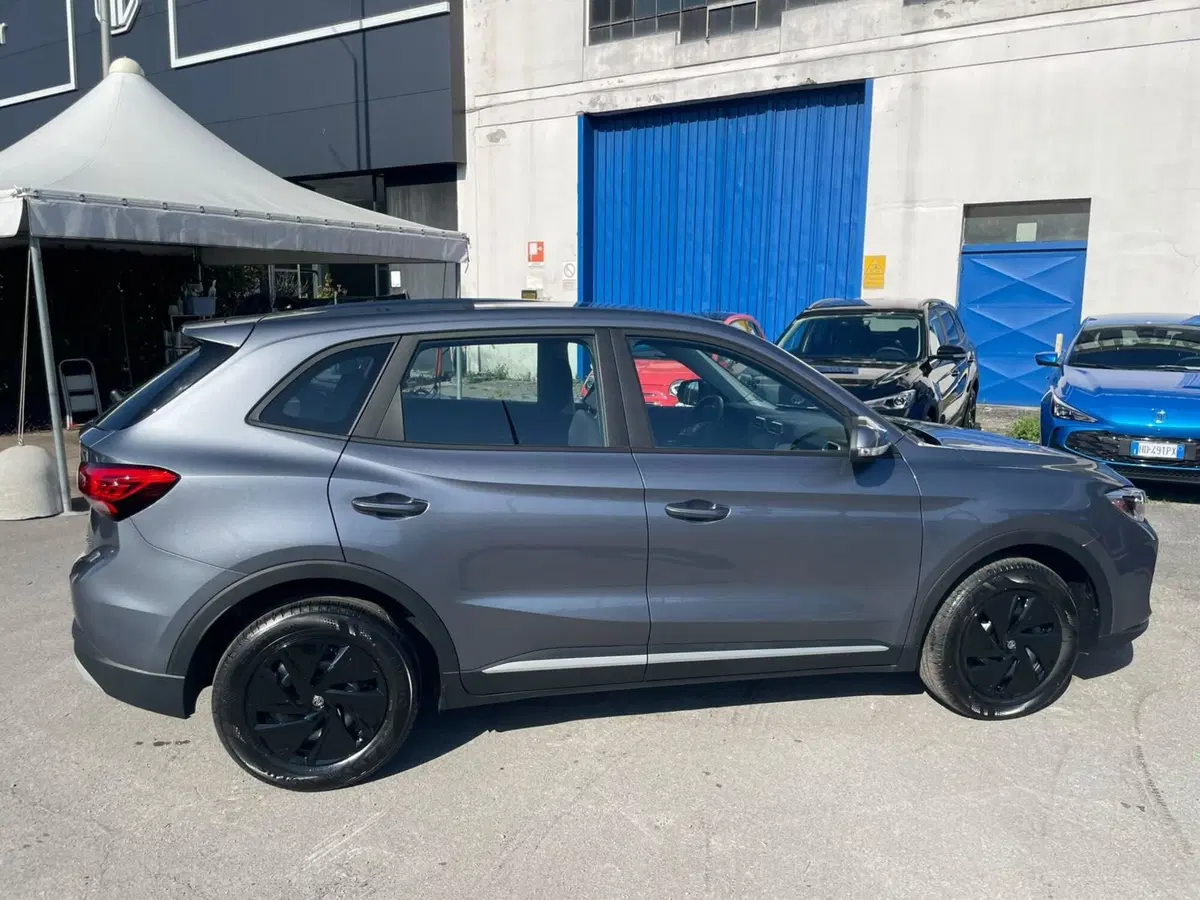 Mg ZS nuova a Lucca (5)