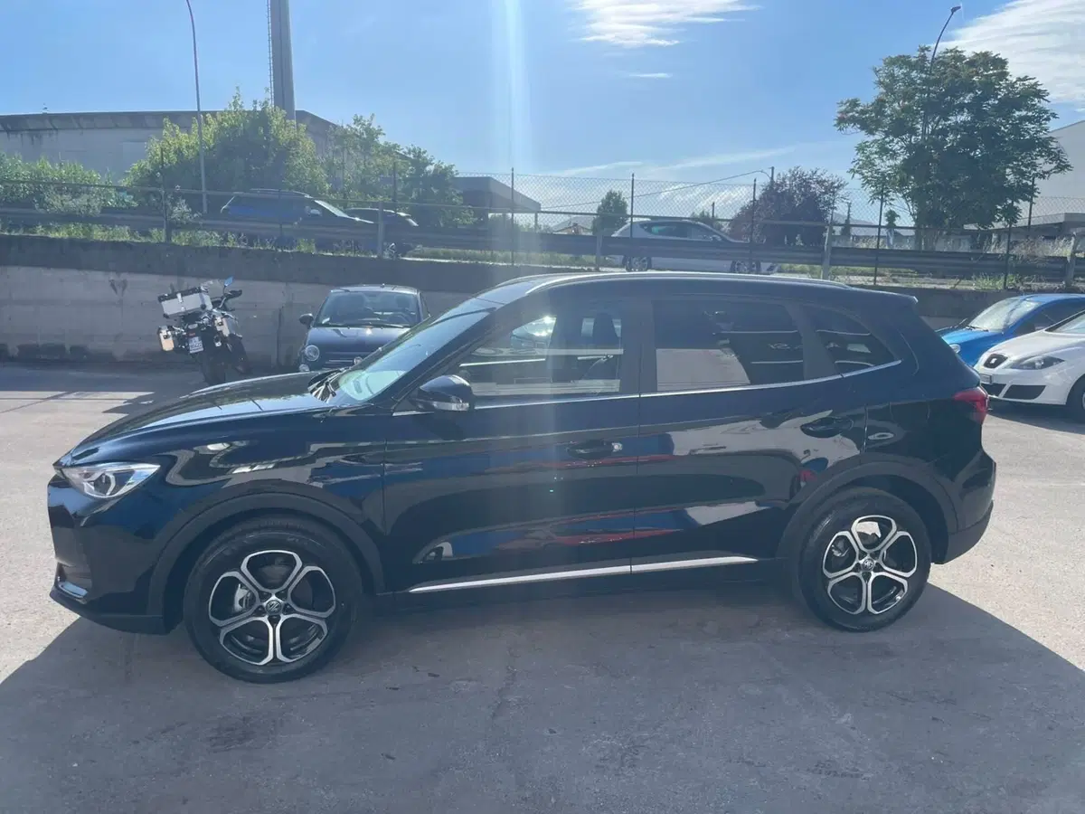 Mg ZS nuova a Lucca (2)