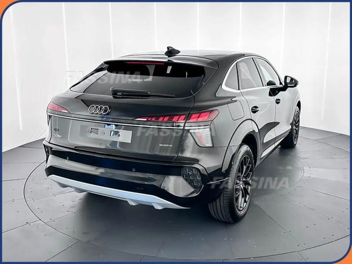 Audi Q3 Sportback usata a Milano (6)
