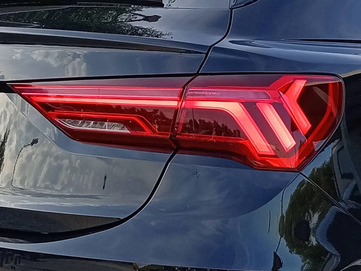Audi Q3 Sportback usata a Bari (10)