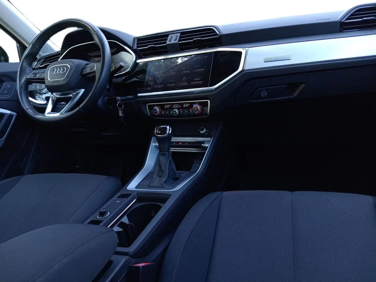 Audi Q3 Sportback usata a Bari (4)