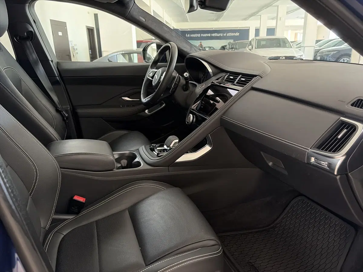Jaguar E-Pace usata a Modena (13)
