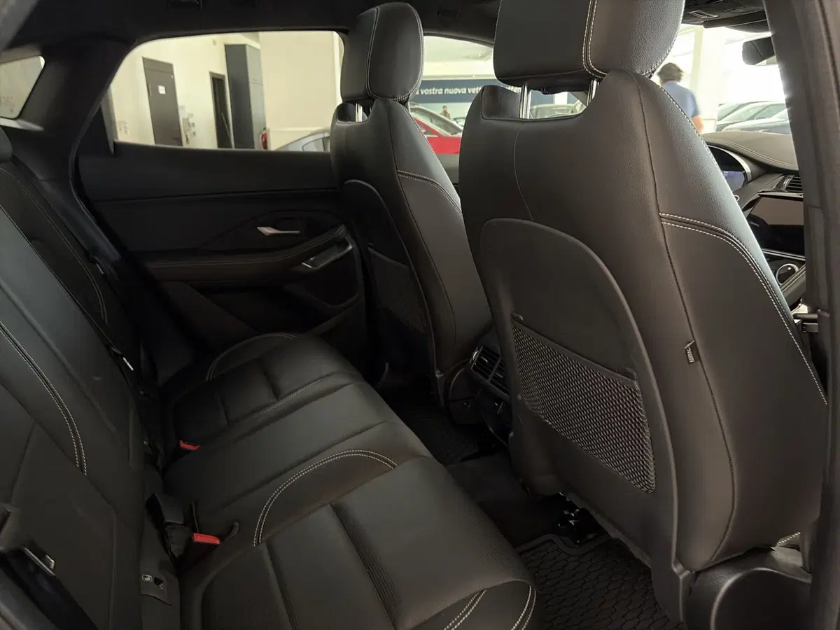 Jaguar E-Pace usata a Modena (14)