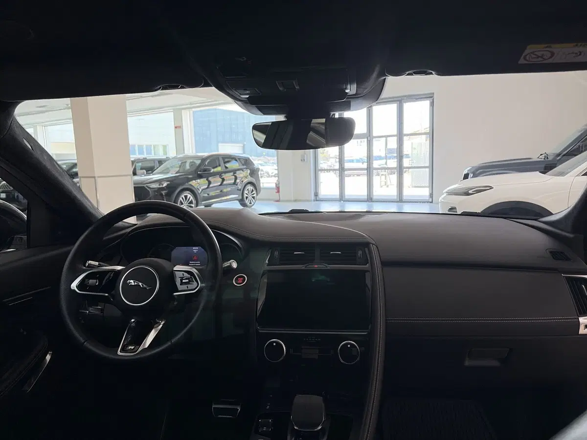 Jaguar E-Pace usata a Modena (15)