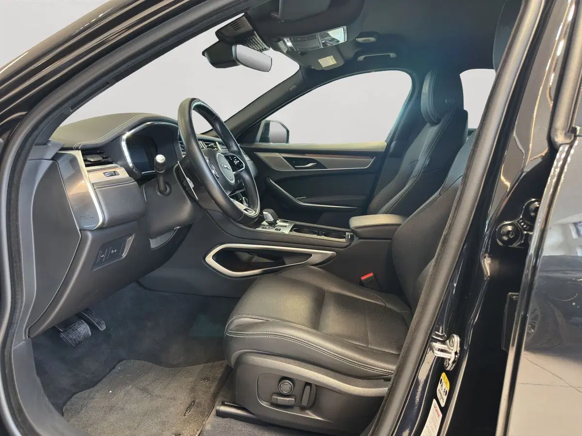 Jaguar F-Pace usata a Latina (11)