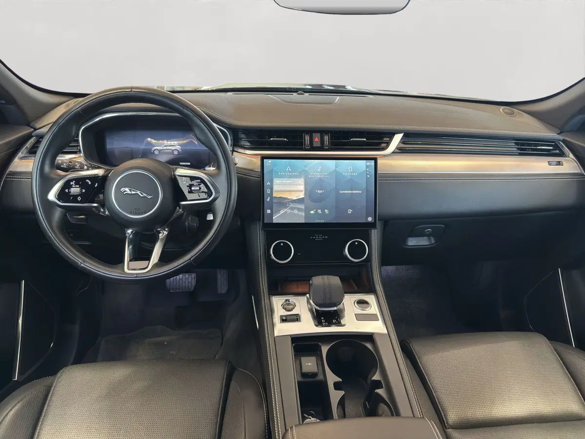 Jaguar F-Pace usata a Latina (4)