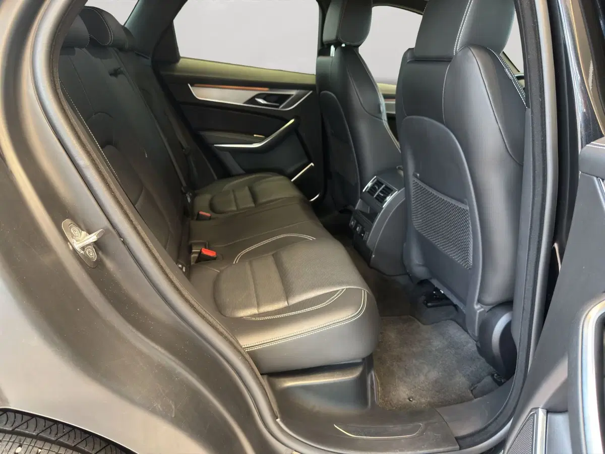 Jaguar F-Pace usata a Latina (5)
