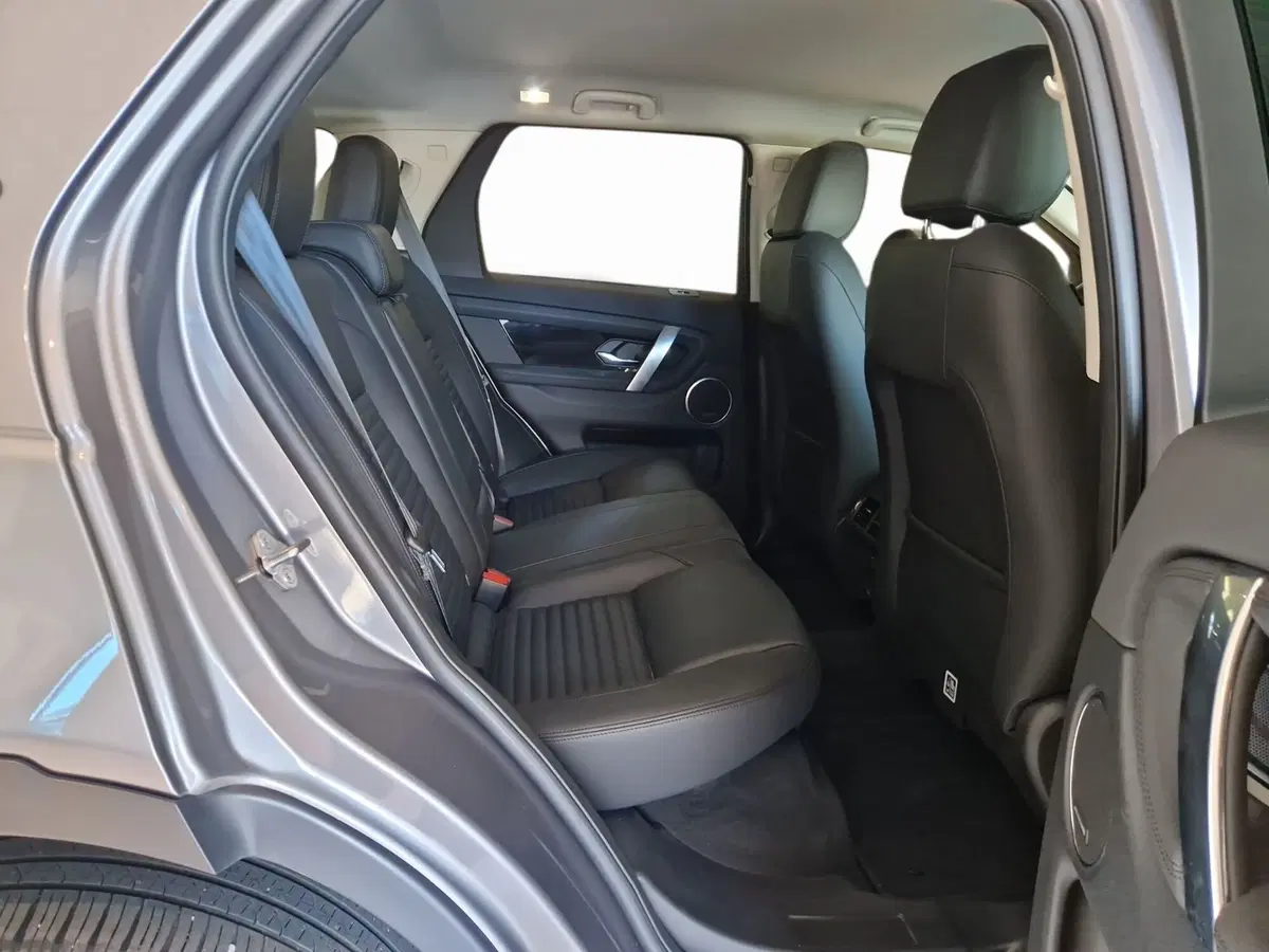 Land Rover Discovery Sport usata a Modena (10)