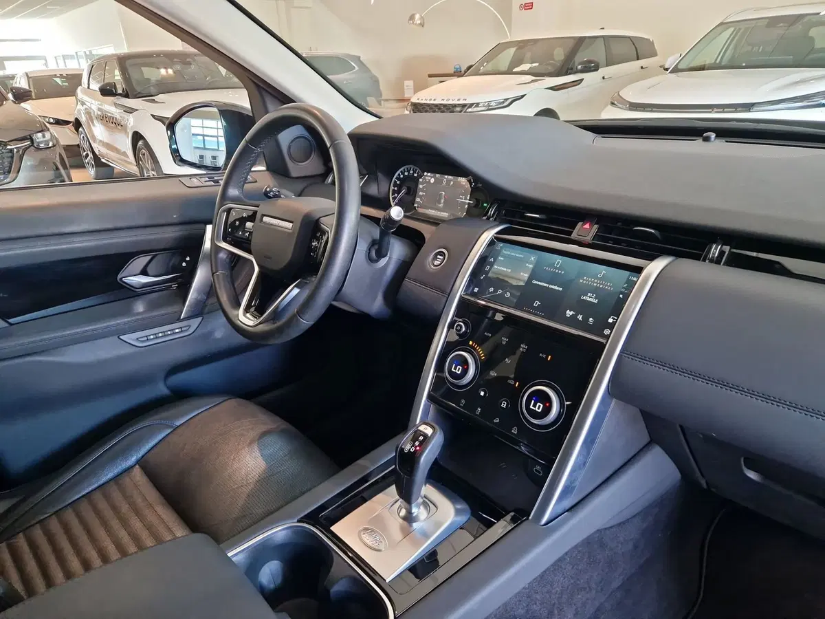 Land Rover Discovery Sport usata a Modena (14)