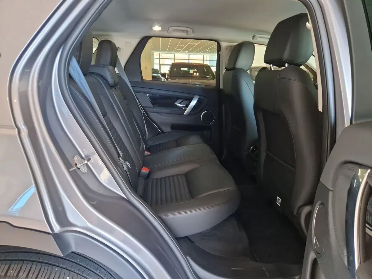 Land Rover Discovery Sport usata a Modena (15)