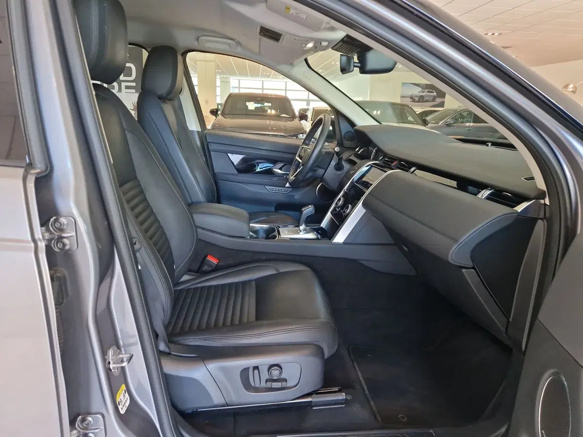 Land Rover Discovery Sport usata a Modena (17)
