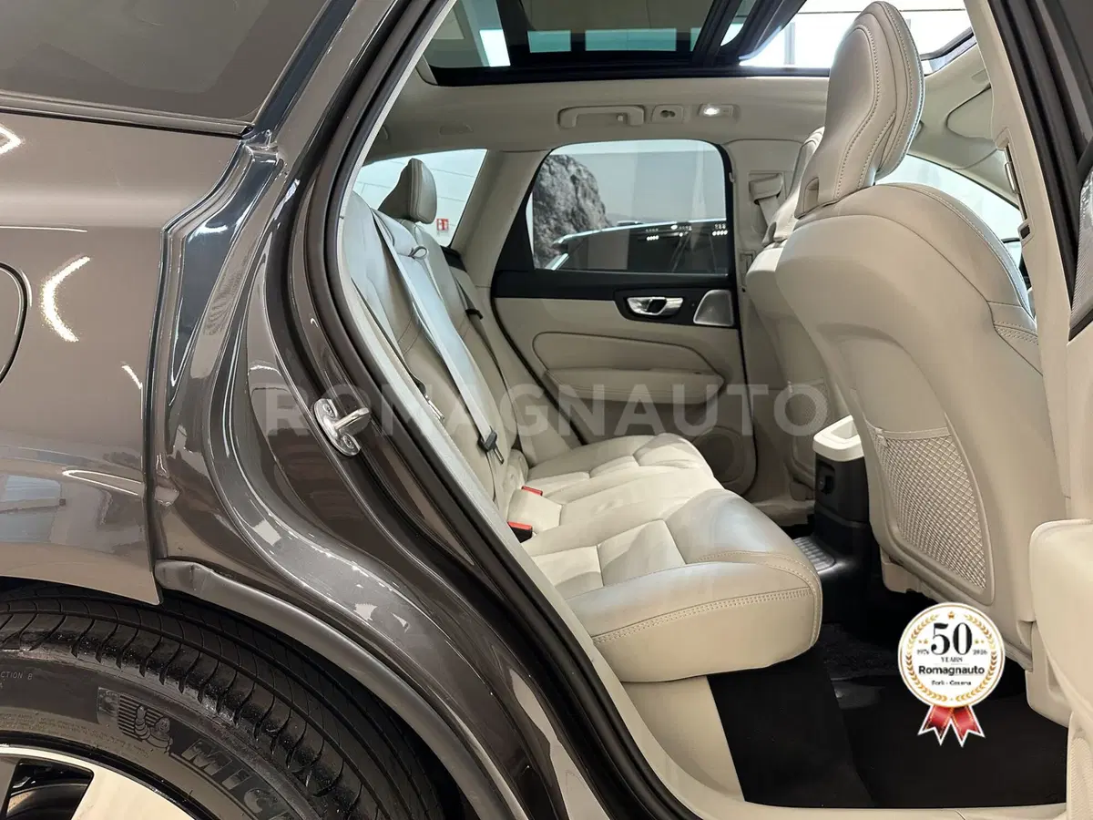 Volvo XC60 usata a Forlì-Cesena (11)