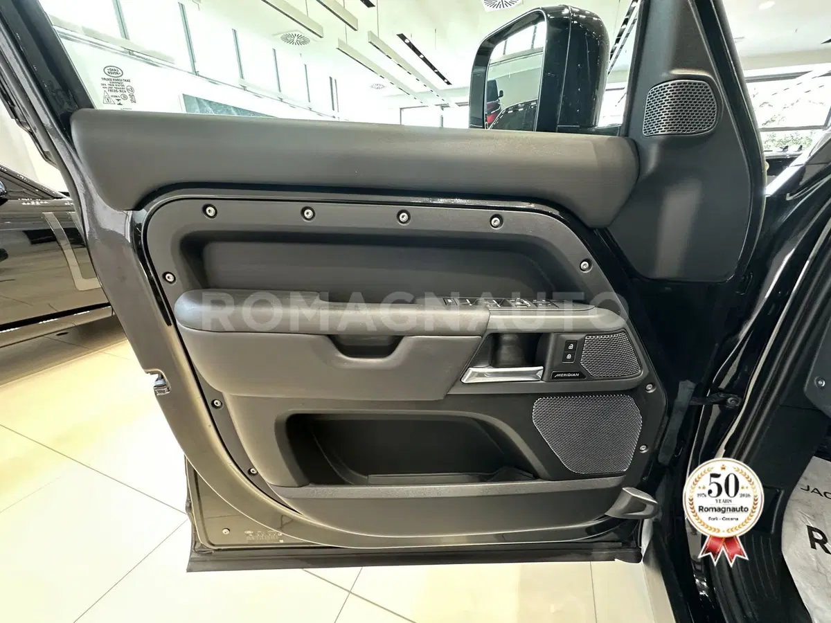 Land Rover Defender usata a Forlì-Cesena (15)