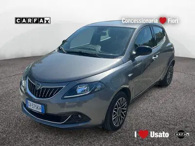 Lancia Ypsilon 1.0 FireFly 5 porte S&amp;S Hybrid Gold Plus del 2024 usata a Roma
