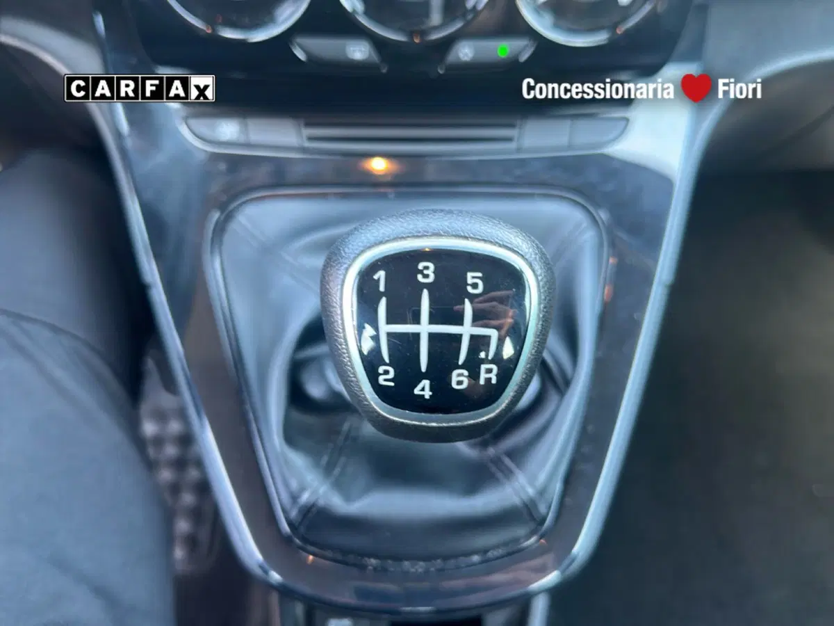 Lancia Ypsilon usata a Roma (18)